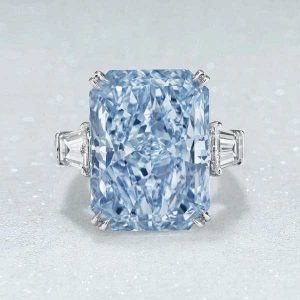 Cullinan Dream 14.62-carat  fancy vivid blue. The largest blue diamond ever sold at auction. June 9, 2016 Christie’s New York Estimate US$23 – $29M Sold for US$25.3M Price per carat US$1.7M 