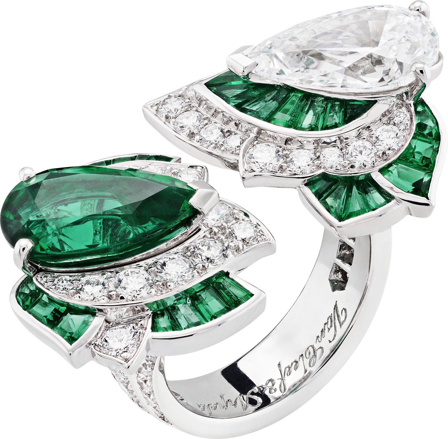 White gold, platinum, round diamonds, baguette-cut emeralds, one pear-shaped D IF diamond of 3.03 carats, one pear-shaped emerald of 3 carats (Zambia).