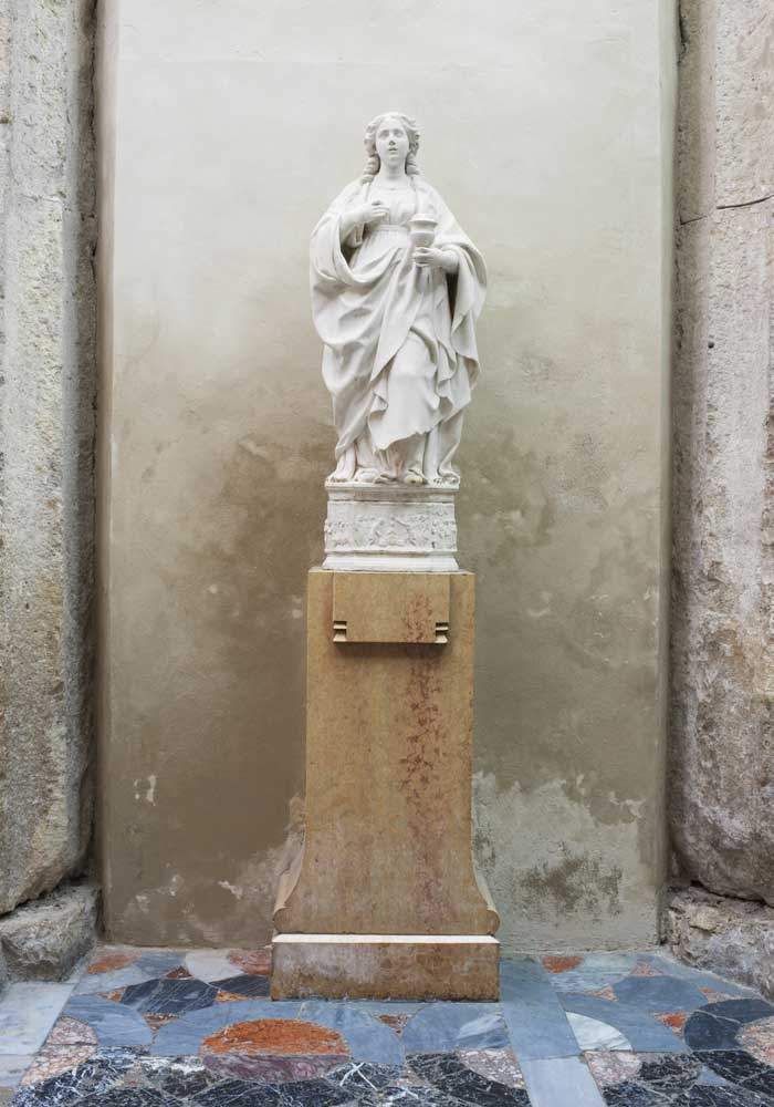 Siracusa Cathedral stands on the high part of Ortigia island. Besides the original Greek foundations, the façade is a typical example of Baroque and Rococo, and the interior is Byzantine. “Here one breathes thousands of years of history".