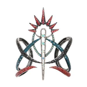Nikos Koulis' jewellery satisfies new aesthetic canons while maintaining an intriguing spirit of exclusiveness and preciousness. 