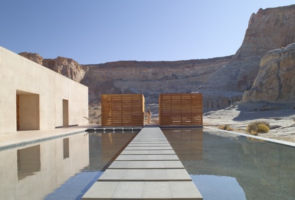 giri_aman_spa_reflection_pool_1400x600