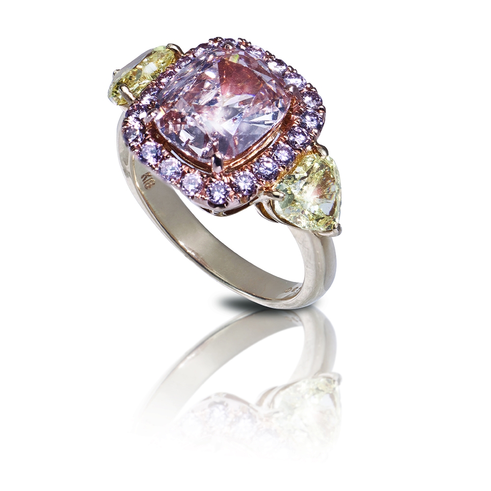 irresistable-gold-and-color-diamond-ring