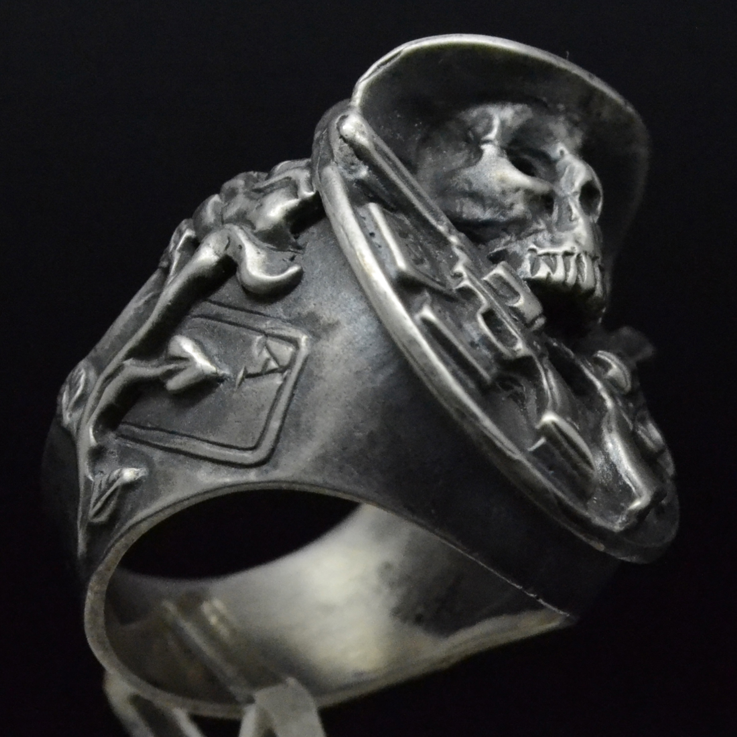 sterling_silver_biker_skull_ring_outlaw_cowboy_jewelry_signorings_signo_7a