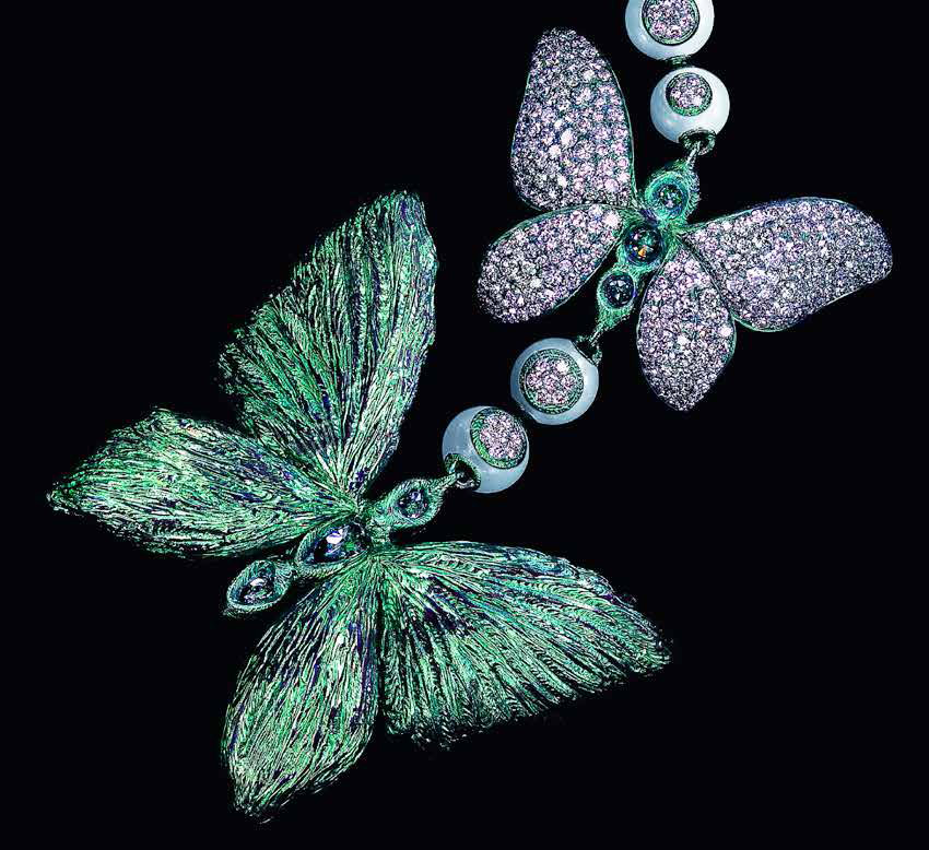 ‘A Heritage in Bloom’, a masterpiece with 11551 pink and colorless diamonds weighing 383.4 carats as well as about one hundred green jadeites and 'mutton fat' nephrites.