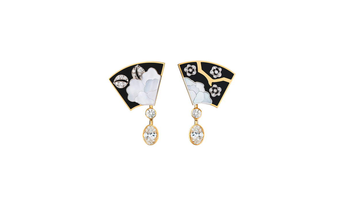 Fleur de Laque earrings - Chanel