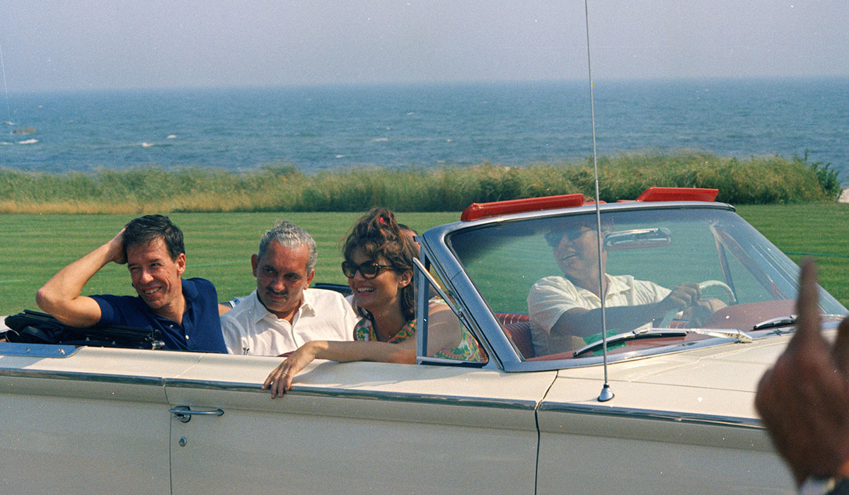  Weekend Hyannis Port 1959. Photo Cecil Stoughton.