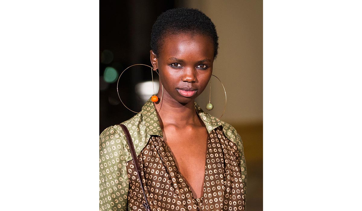 Maxi and thin hoops with pendants, Jacquemus