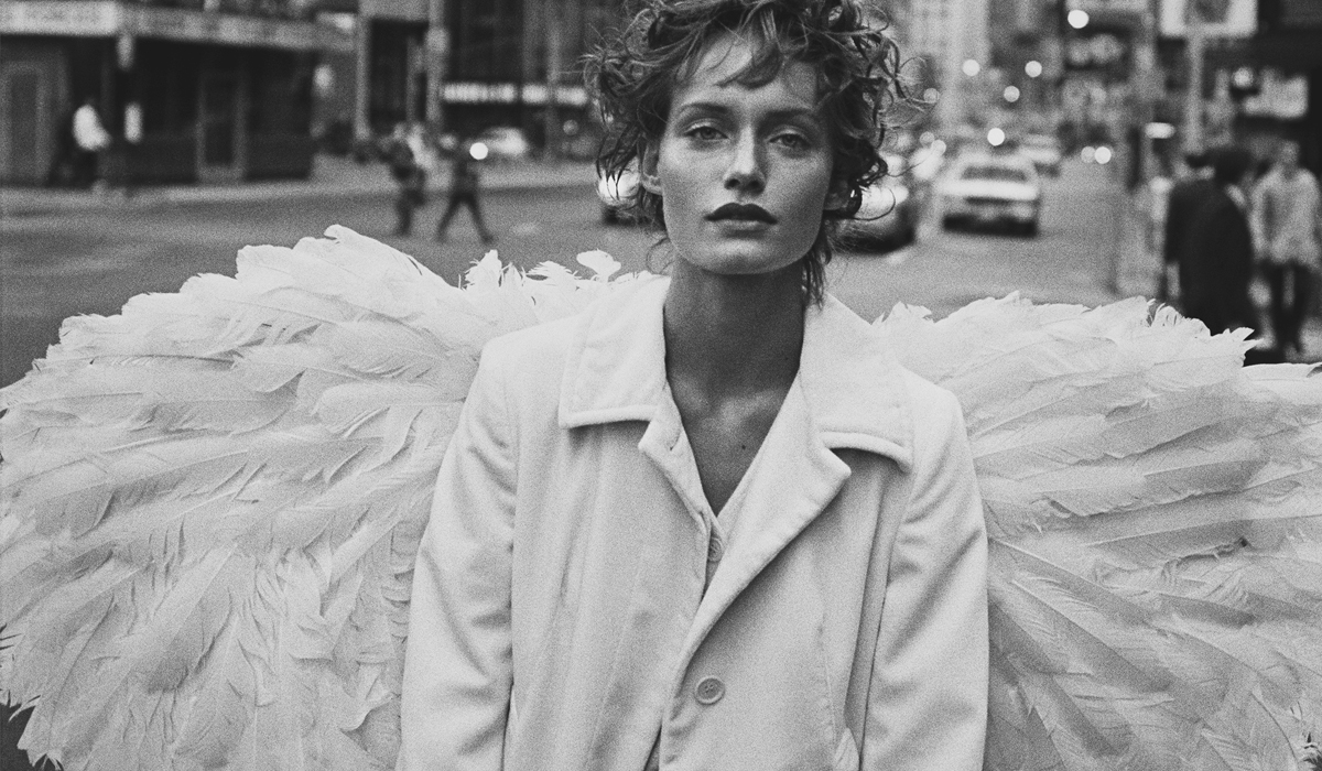 Amber Valletta, New York, 1993. Harper’s Bazaar © Peter Lindbergh (Courtesy of Peter Lindbergh, Paris / Gagosian GalleryFashion by Helmut Lang, S/S 1994).