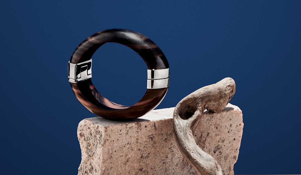 Bangle in ebony and sterling silver, Stefani Argento