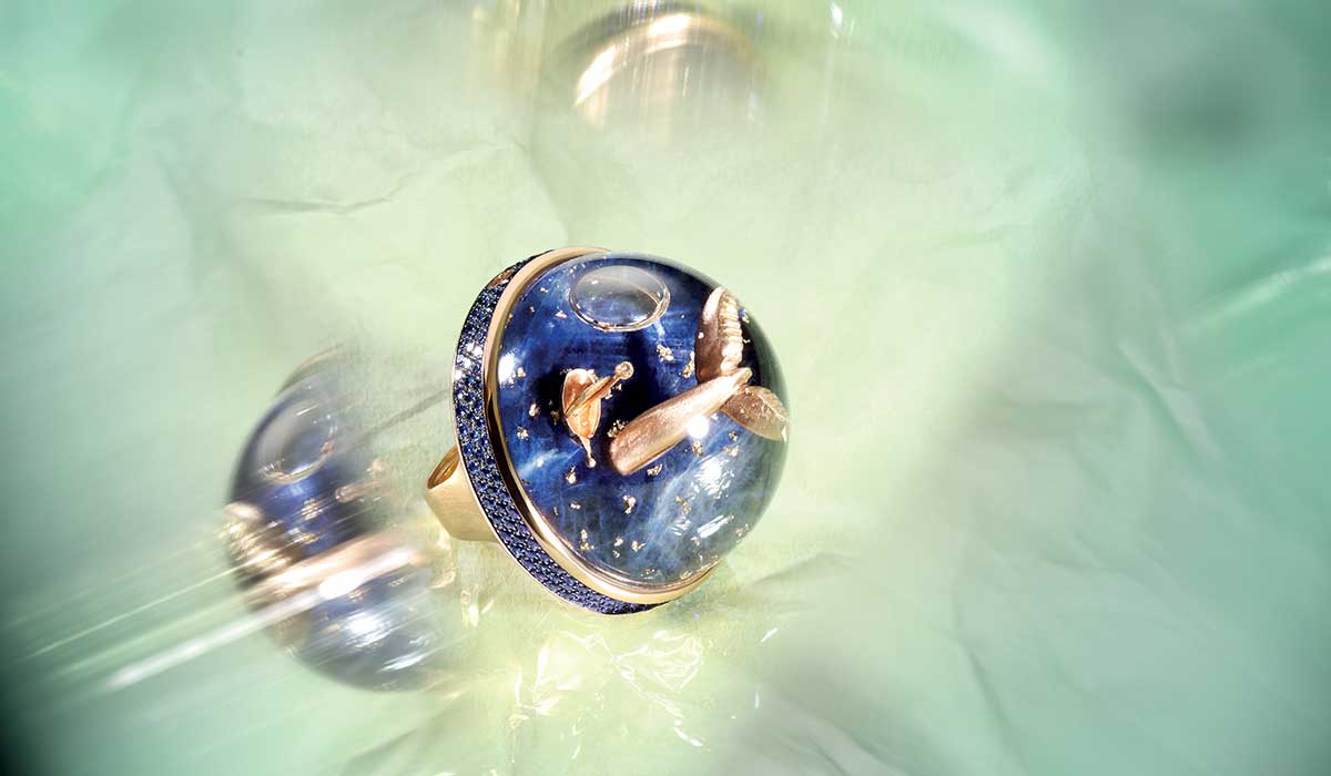 Whale and Boat ring in rose gold with blue sapphires, Lively & Lovely collection, Dreamboule. 