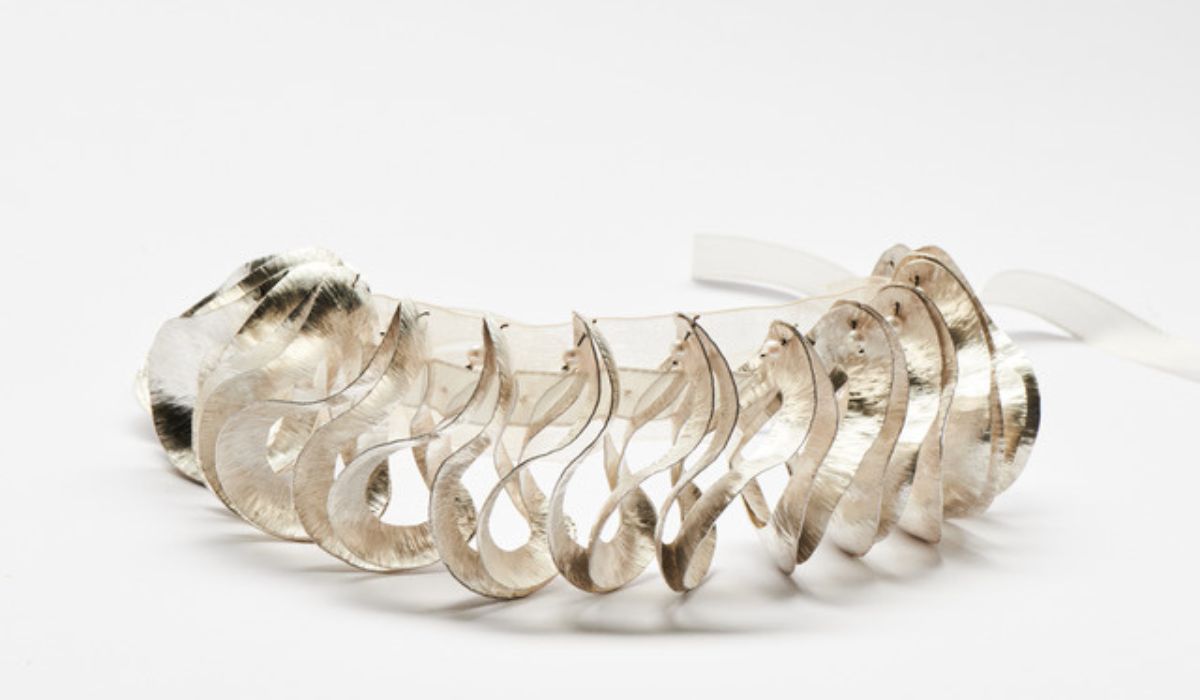 Alice Popescu: “baroque ruff” necklace - sterling silver, pearls and organza