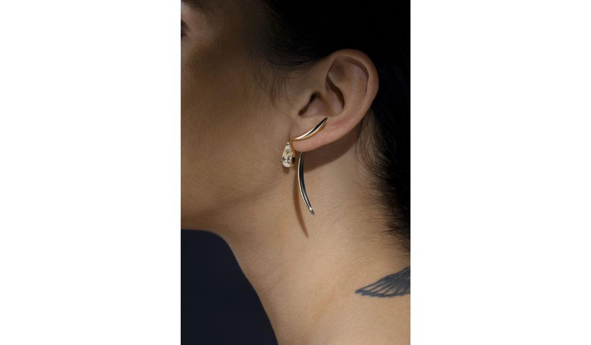 Gold and diamond Calatrava Strokes Dangling Pear ear jackets, Signature. Diamond Edition collection.