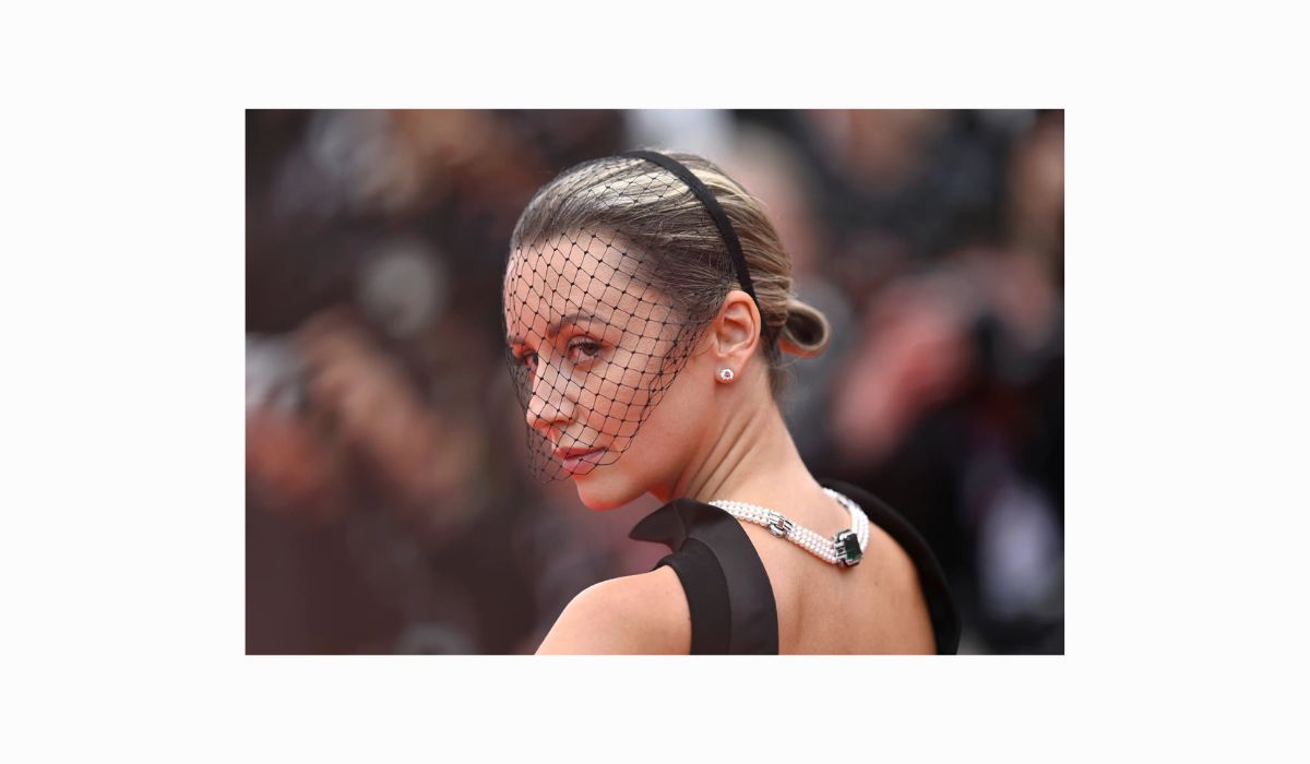 Nataly Osmann in Parure Atelier