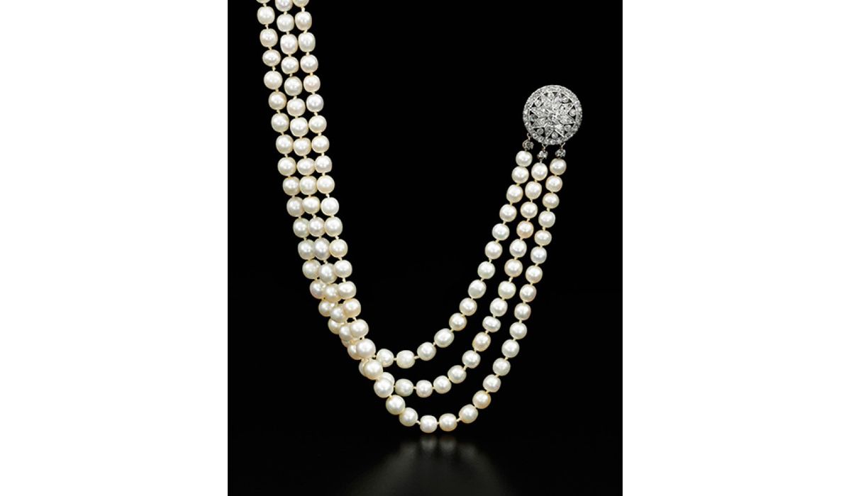 NATURAL PEARL AND DIAMOND NECKLACE. SOLD FOR 2,295,000 CHF