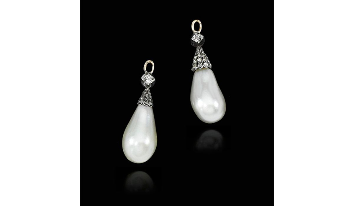 PAIR OF NATURAL PEARL AND DIAMOND PENDANTS, 19TH CENTURY. 