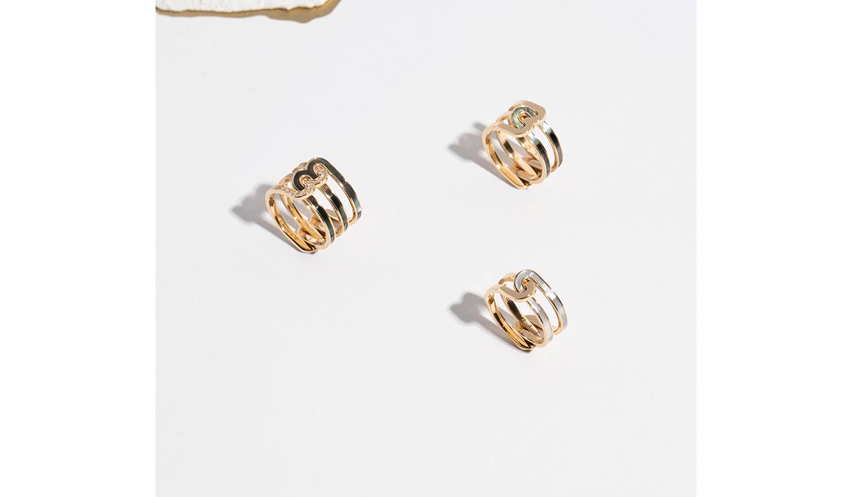 Three different rings from Étreintes collection