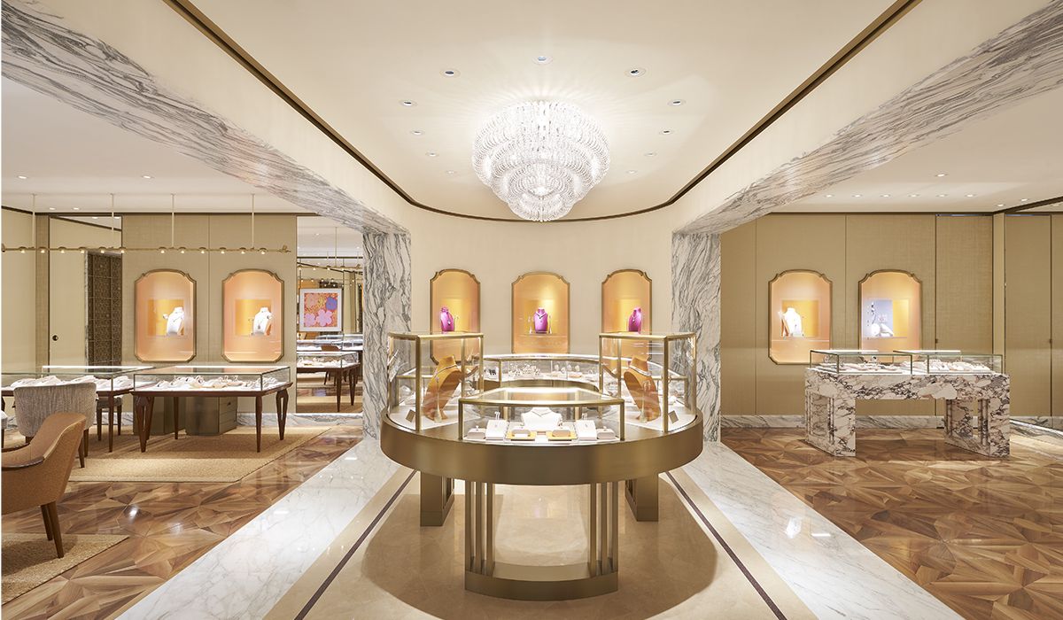 Bulgari Looks at Retailtainment - VO+ Jewels & Luxury Magazine