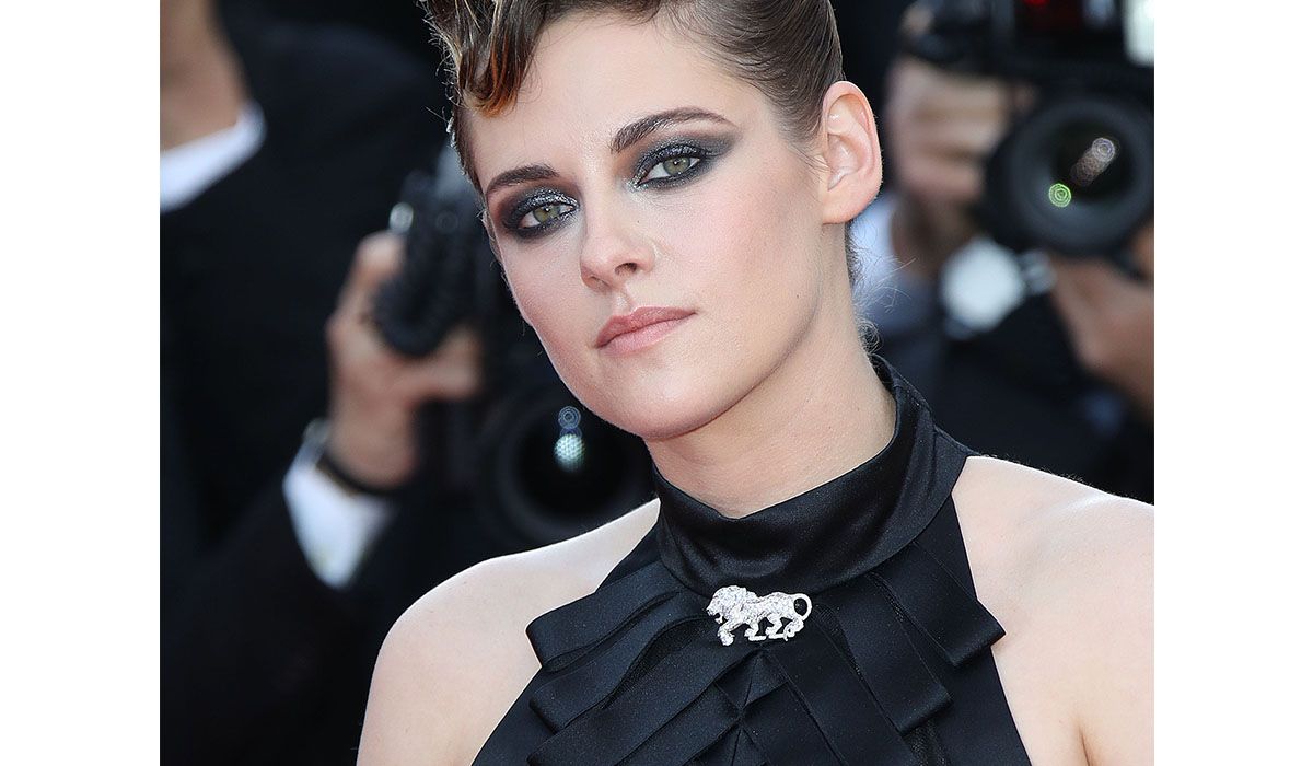 Kristen Stewart with L'Esprit du Lion by Chanel