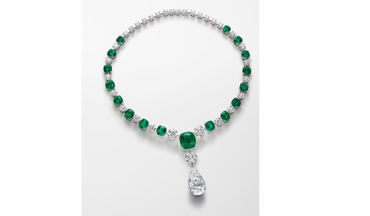 Red Carpet Necklace in platinum set with 17 cushion-cut emeralds