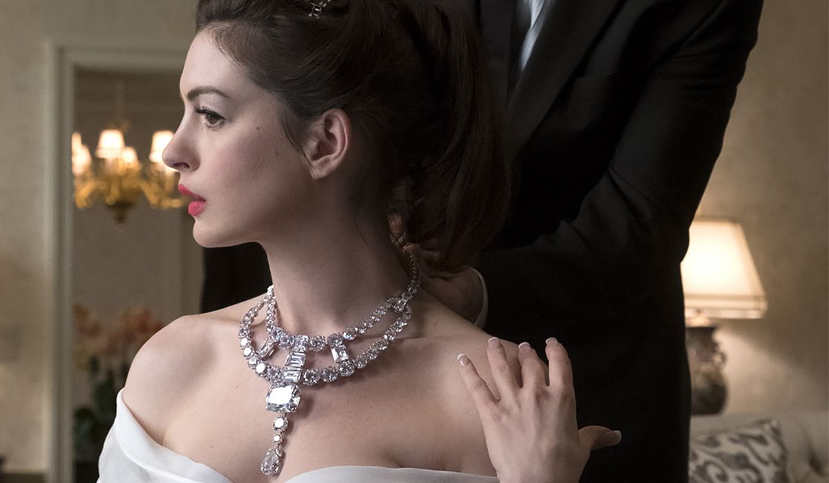 anne hathaway necklace movie