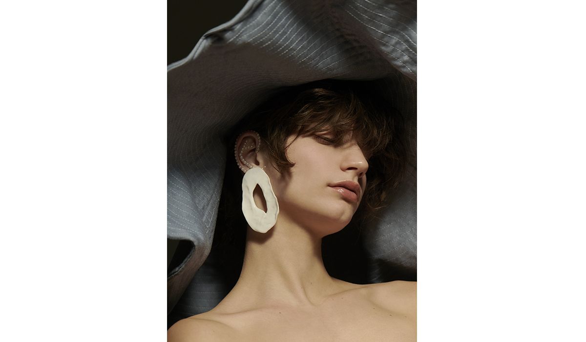 Porcelain no.M1 earring, Misshapen. Hat , Annakiki.