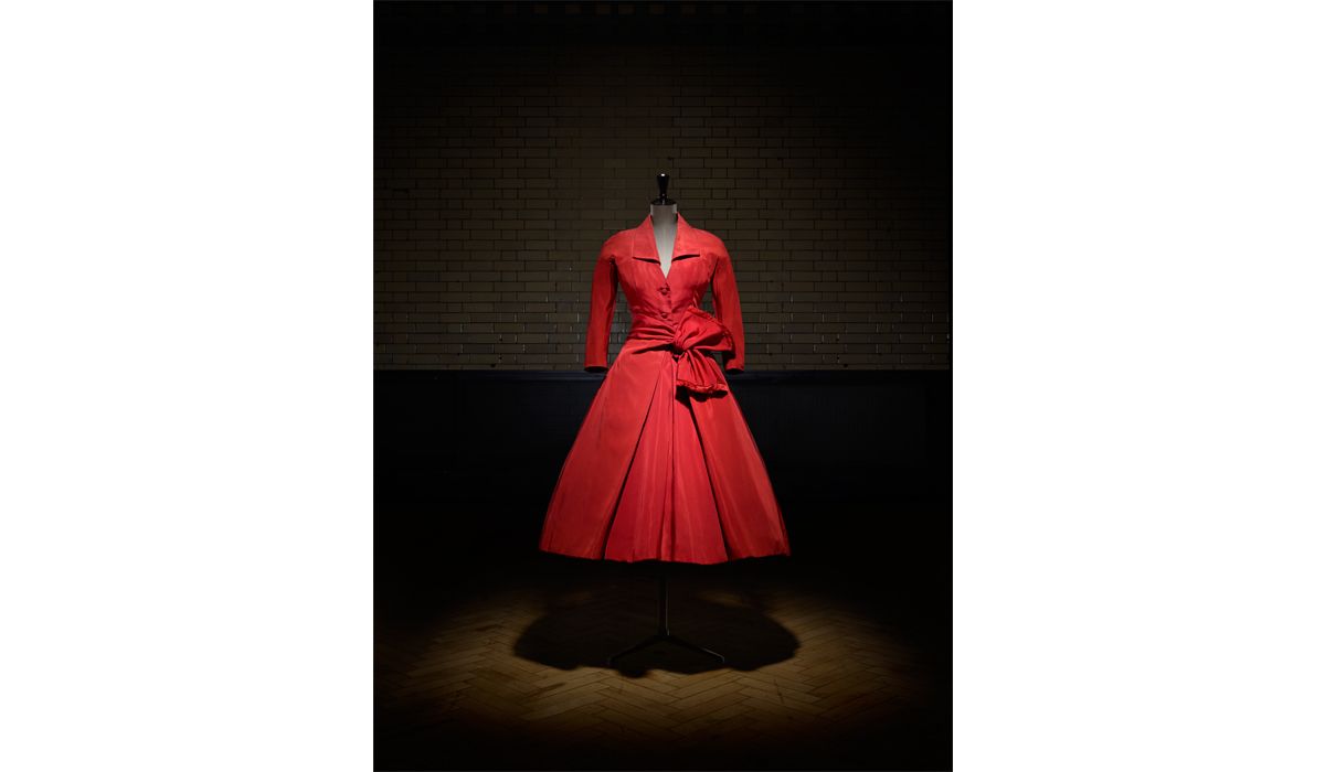 Christian Dior (1905–57), Écarlate, Afternoon Dress, Haute Couture, Autumn/Winter 1955, Y Line Photo Laziz Hamani
