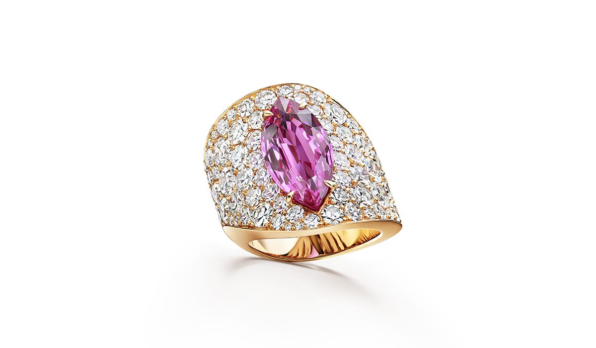 Pink sapphire ring with diamonds in rose gold 