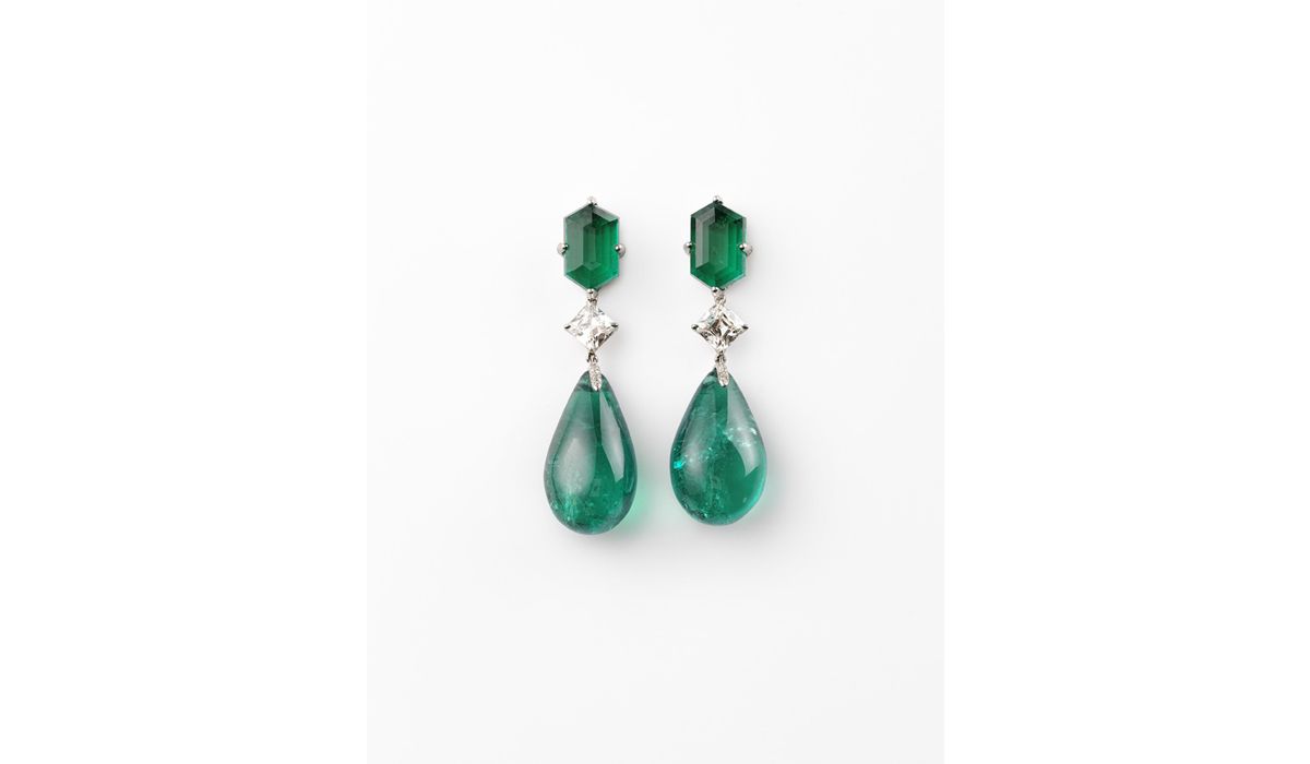 Emerald and diamonds earrings by Glenn Spiro