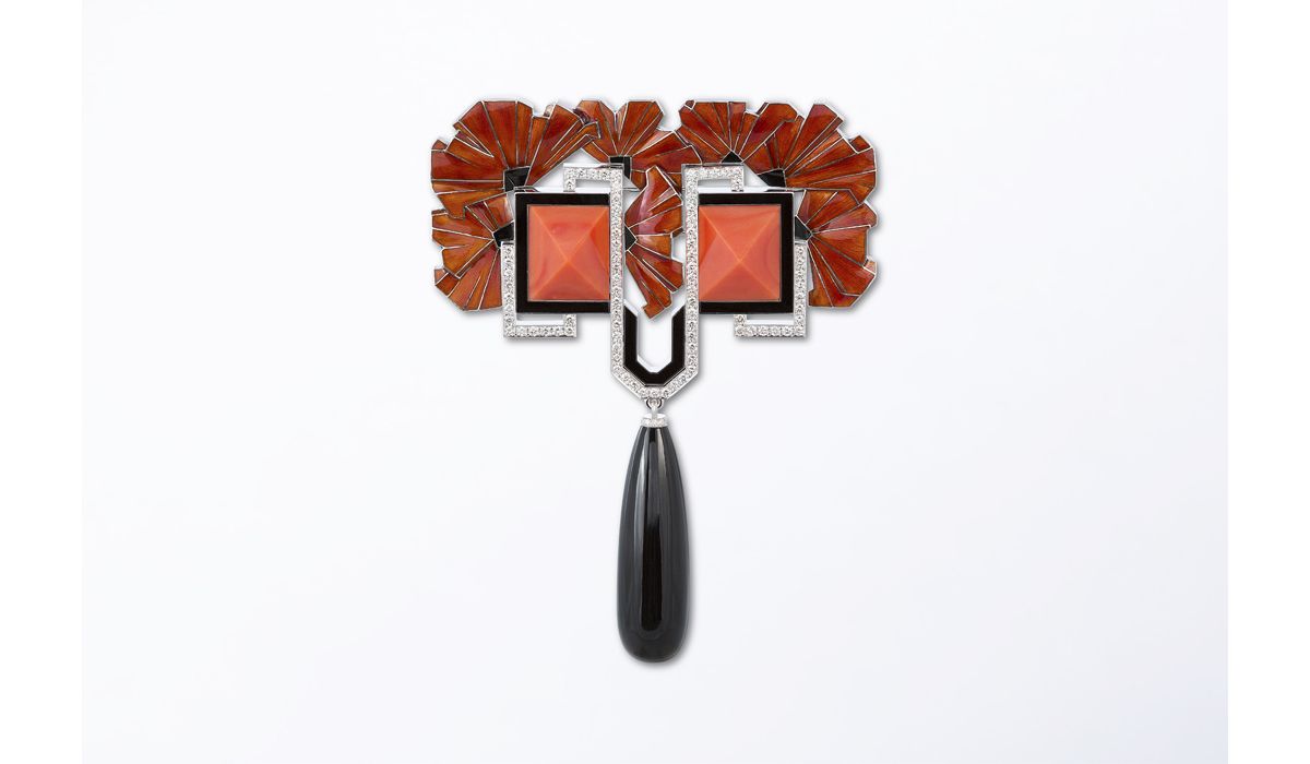 Coral, onyx and enamel for the Poppies Art Déco brooch.