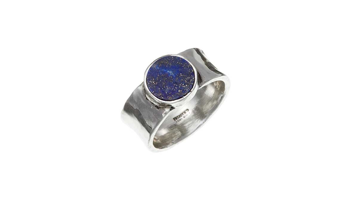 Jack ring with round lapis.