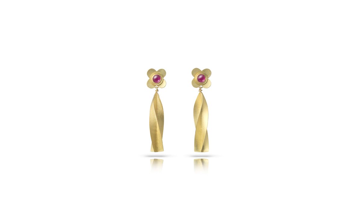 Jean Scott Moncrieff, Medieval Rose with a Twist. 18ct gold quatrefoil earstuds with cabachon ruby and twisted tassel