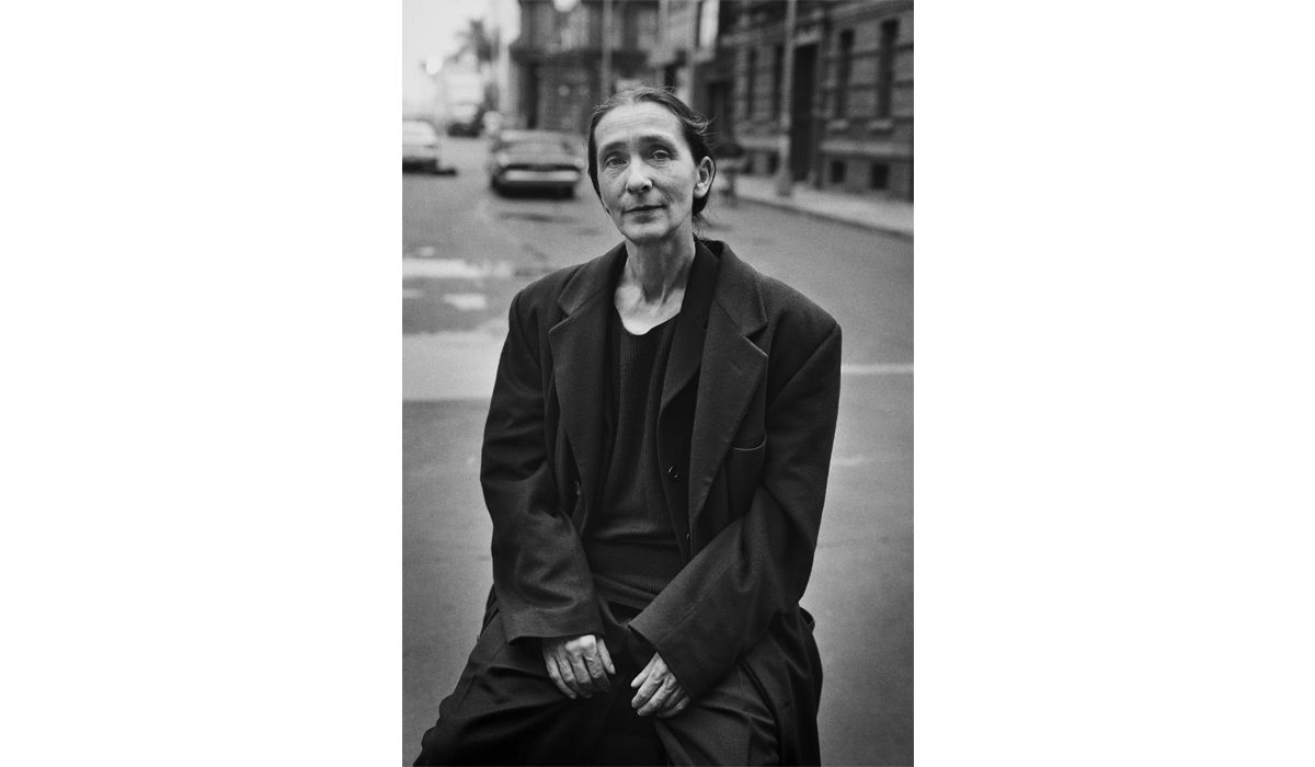 Pina Bausch, Paramount Studios, Los Angeles, 1996 © Peter Lindbergh (Courtesy of Peter Lindbergh, Paris / Gagosian Gallery). Fashion by Giorgio Armani.