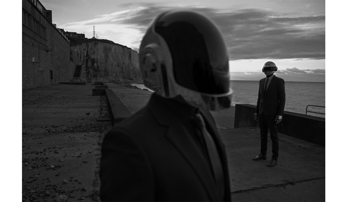 Daft Punk, Ault, France, 2013 M Le Monde © Peter Lindbergh (Courtesy of Peter Lindbergh, Paris / Gagosian Gallery). Fashion by Hedi Slimane for Saint Laurent, F/W 2013-2014.