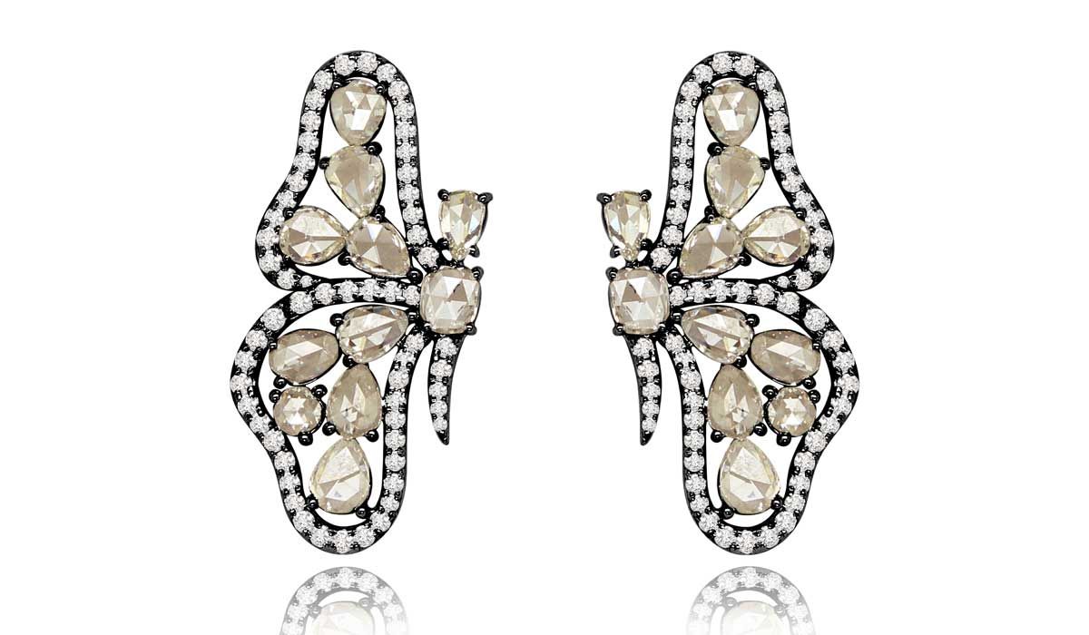 Butterfly earrings with pavé diamonds, Sutra.