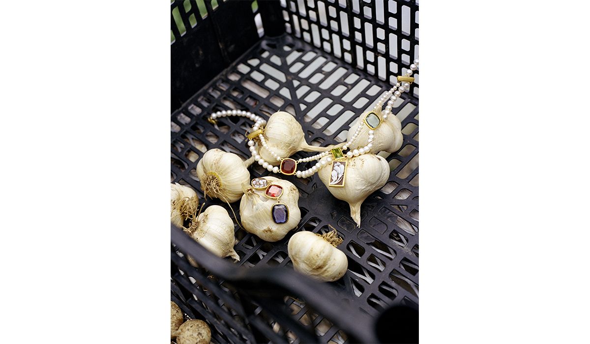 Necklace with colored glasses and silver and shell cameo, and earrings with cubic zirconia and colored glasses and silver and shell cameo. Cameo Italiano