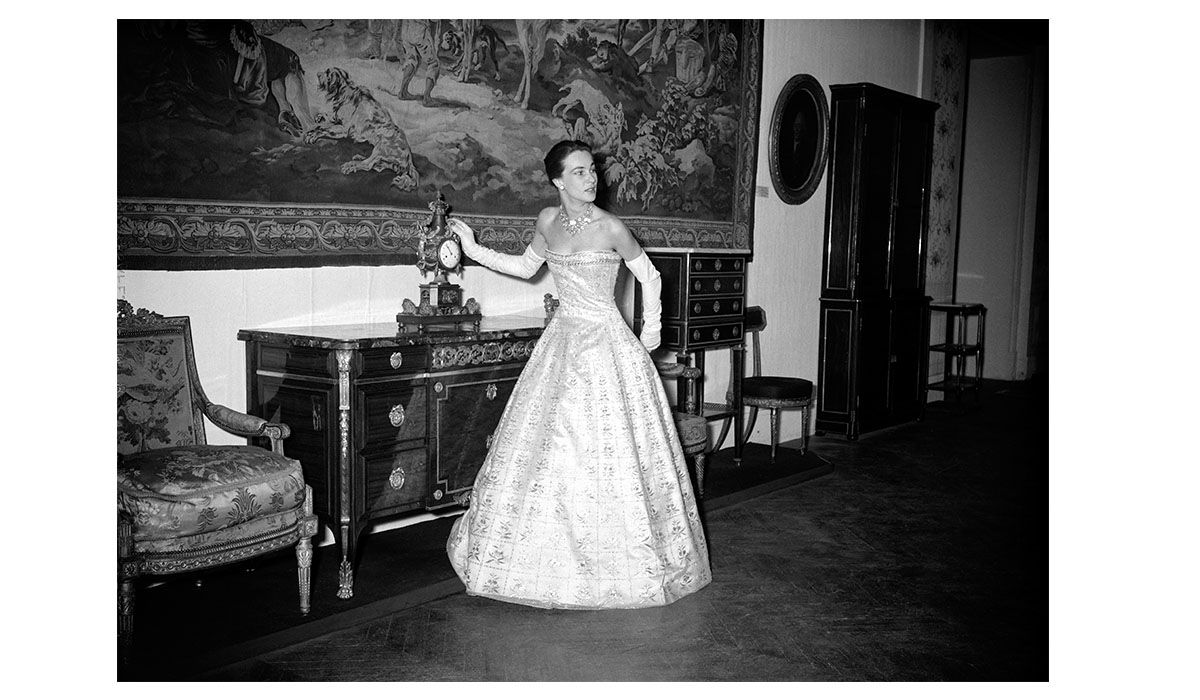 Soirée Brillante dress, FW 1955 Haute Couturie Collection. Roger-Viollet.