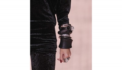 Trend Notes F/W 2022: I Cuff dall'Estetica Primordiale