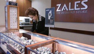 The advantages of investing in Signet Jewelers.